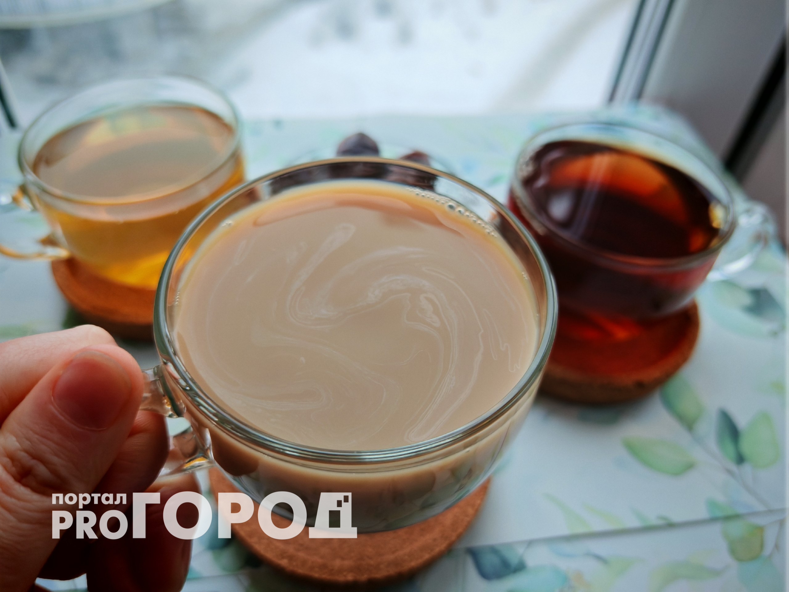 Россияне массово переходят на этот напиток: кофе уходит на второй план из-за вреда и цены