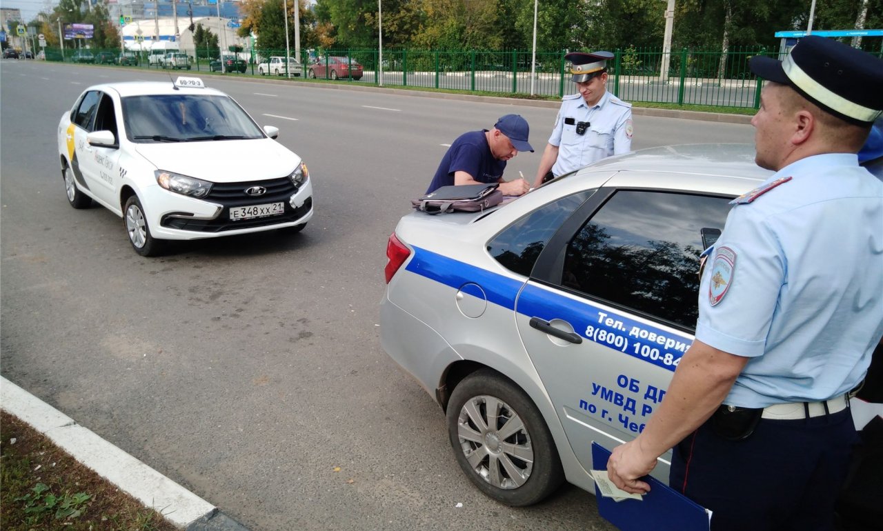 В Чебоксарах предприимчивые горожане маскируют автомобили под такси |  20.08.2019 | Чебоксары - БезФормата