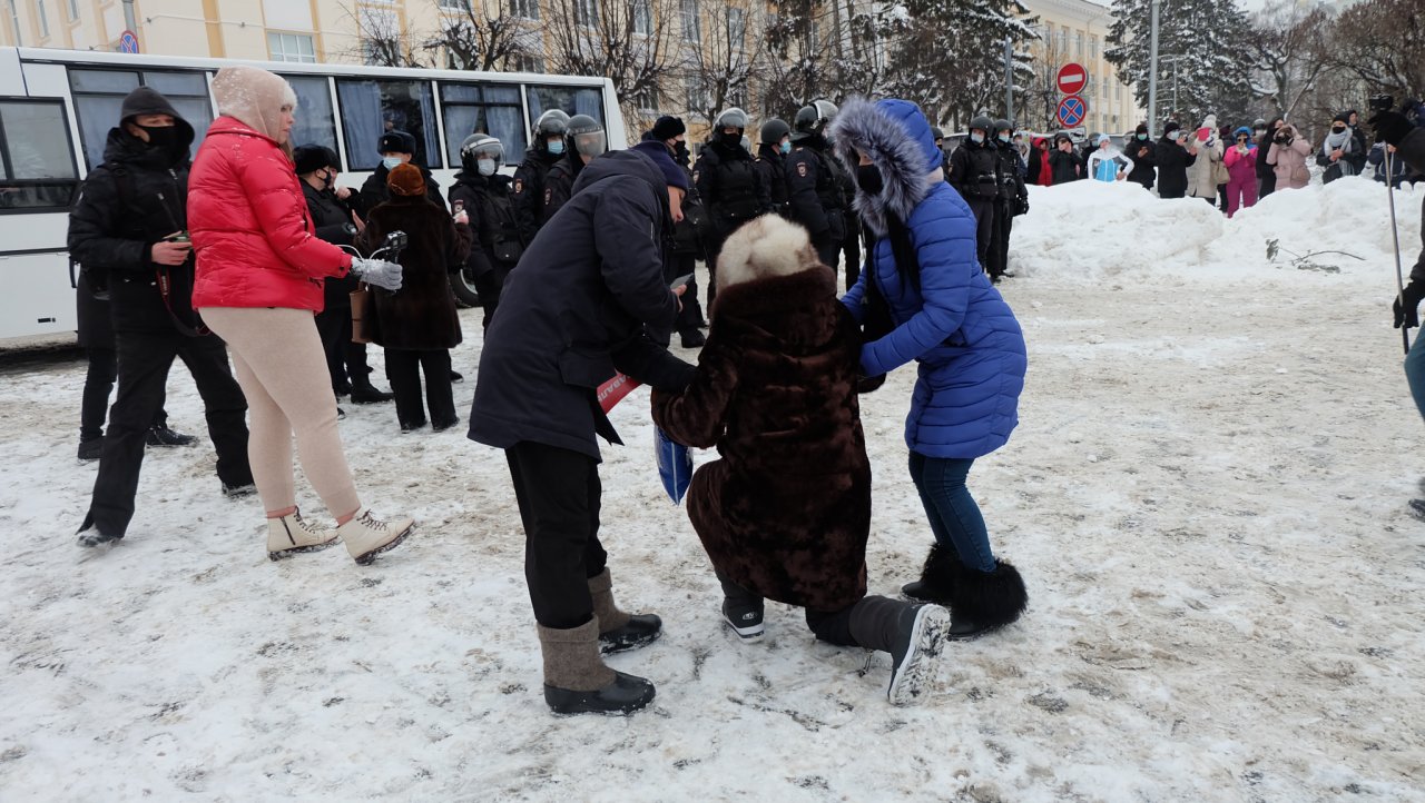 1 1 23 ноября. Митинг в Чебоксарах 23 января. Митинг в Чебоксарах 23. Митинг в Чебоксарах в 2021. Митинги в январе 2021 в Чебоксарах.