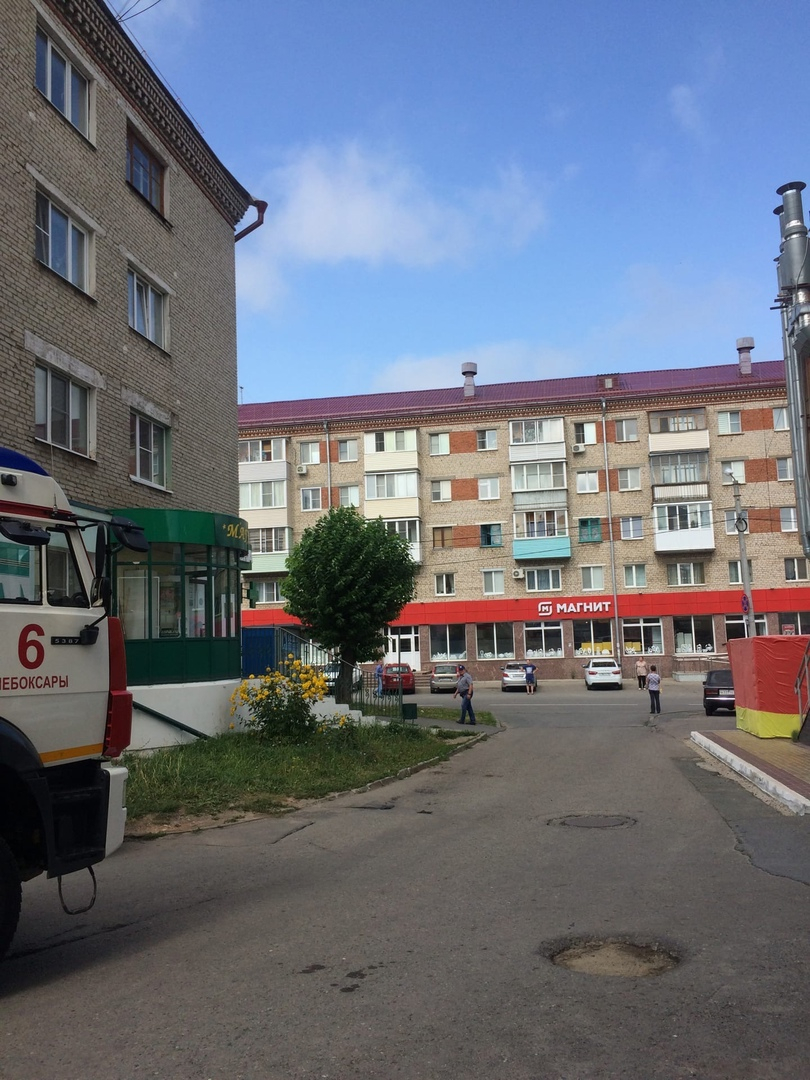 Утром в многоквартирном доме в Чебоксарах случился пожар | 31.07.2021 |  Чебоксары - БезФормата