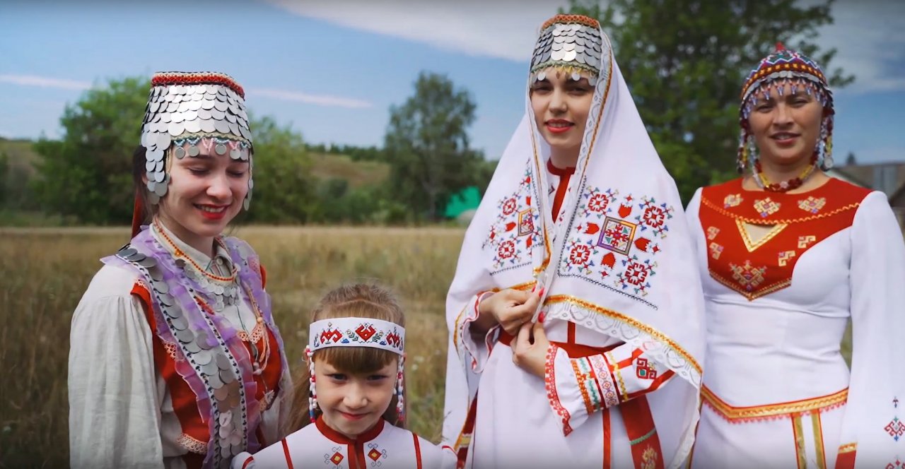 Село на чувашском. Поселения чувашей. Деревенские чувашки. Чувашские села. Чувашские девушки.