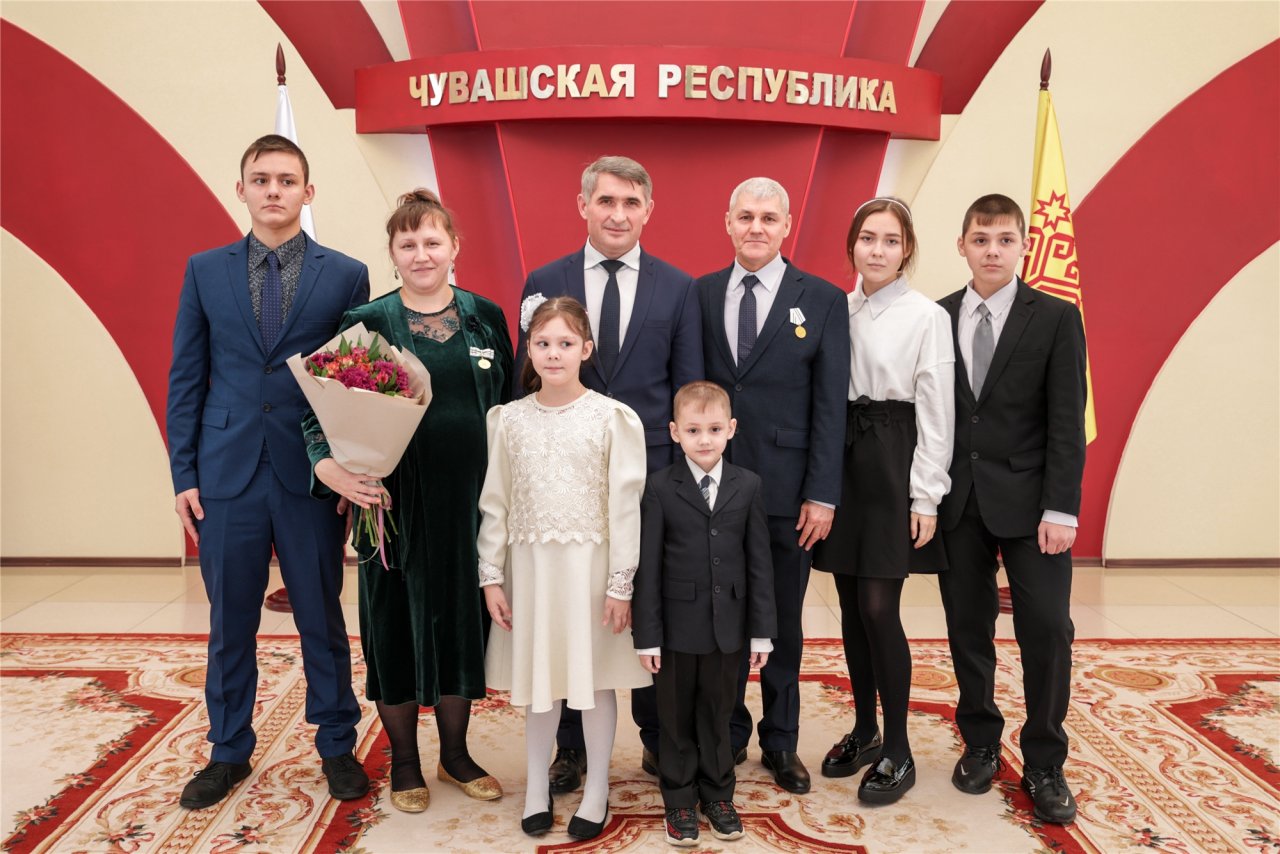 Многодетная семья. Семья яковлевых семья года. Чебоксарская семья 2024. Чуваши семья. Успешная семья поволжья.