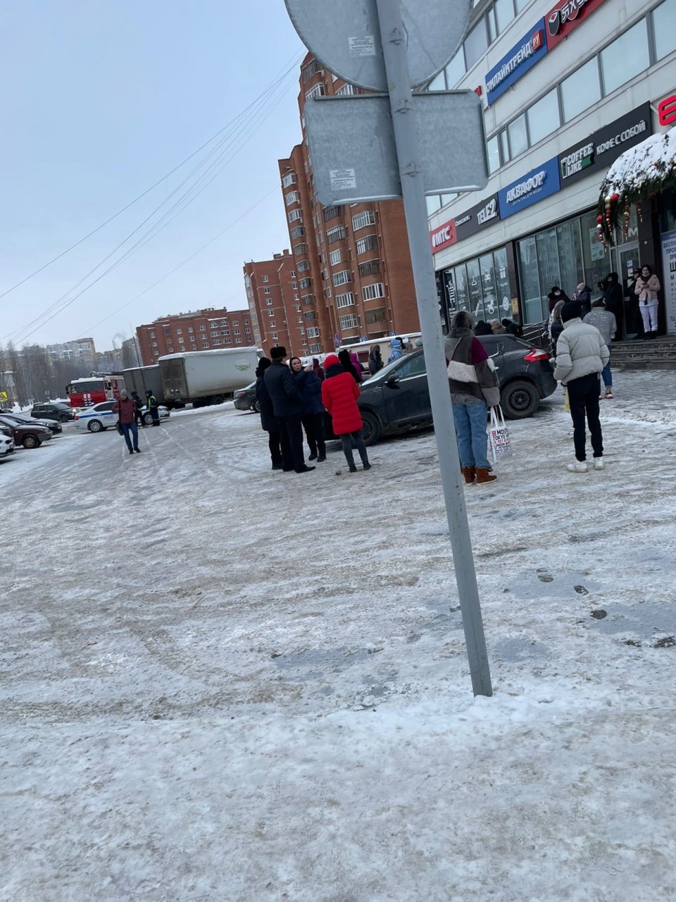 В Чебоксарах эвакуировали и оцепили несколько крупных ТЦ | 26.01.2022 |  Чебоксары - БезФормата