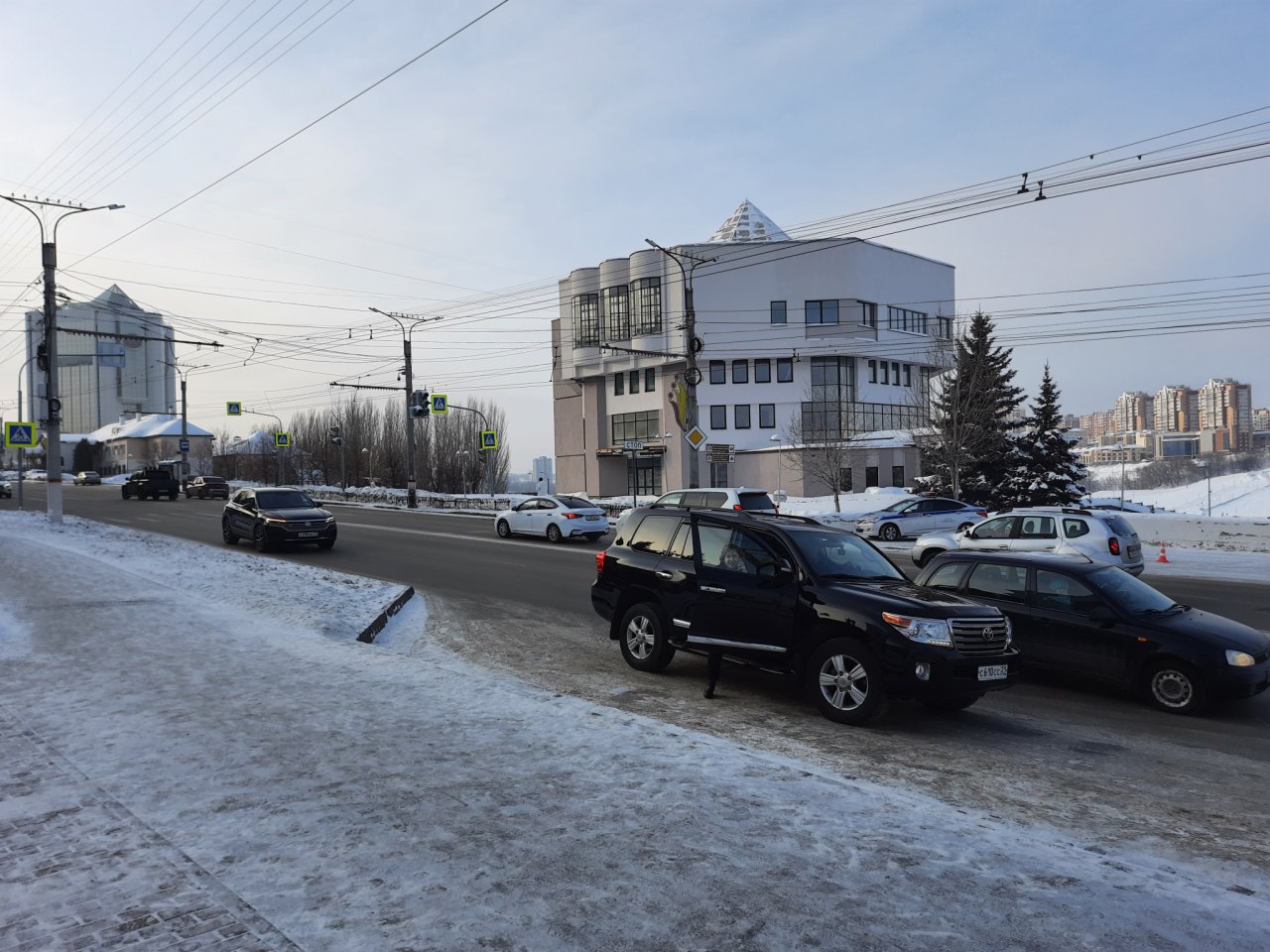 Сколько стоят автомобили, на которых приехали слушатели послания главы  Чувашии | 29.01.2022 | Чебоксары - БезФормата