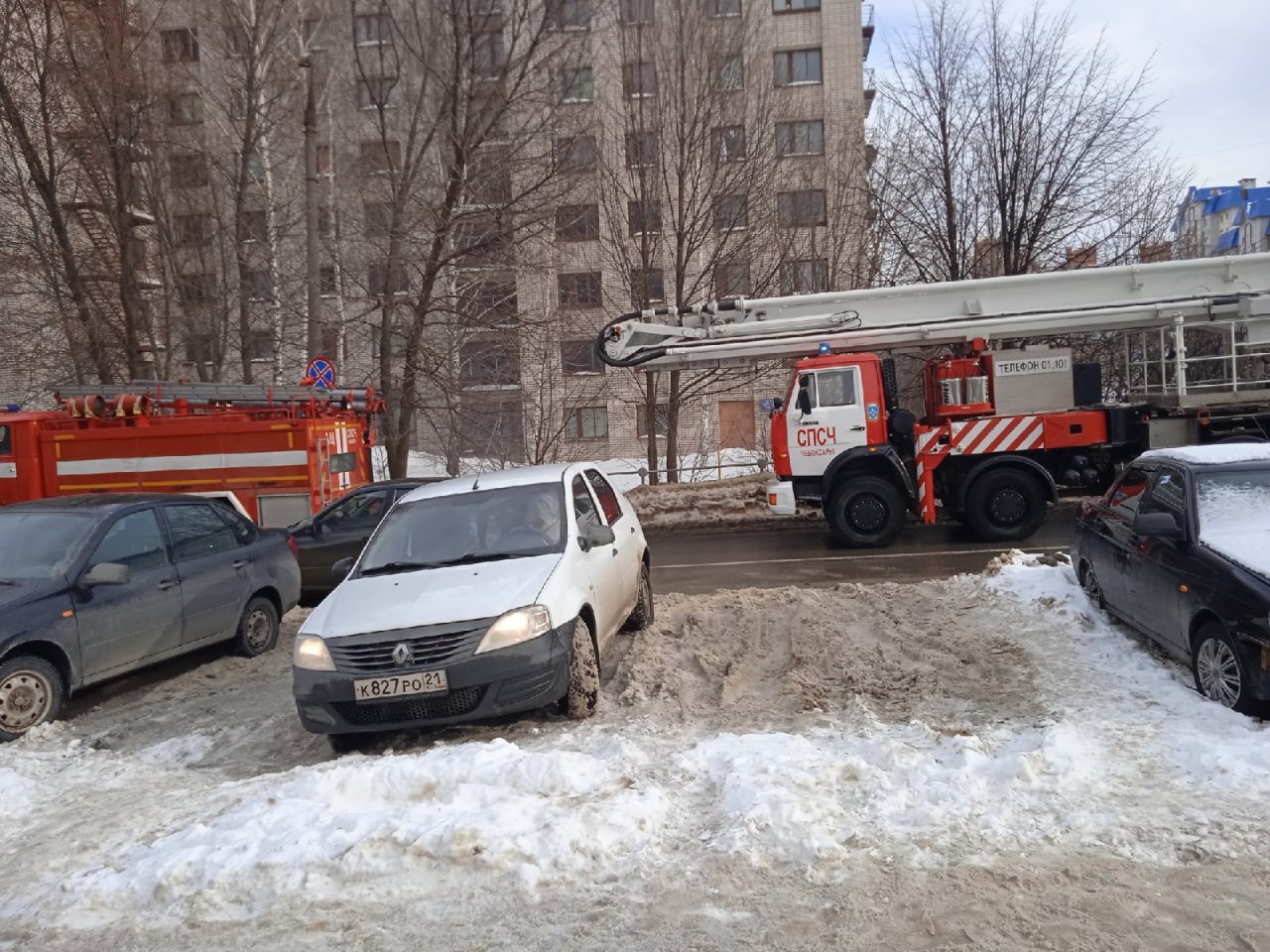 В Чебоксарах горит общежитие кооперативного института | 18.02.2022 |  Чебоксары - БезФормата