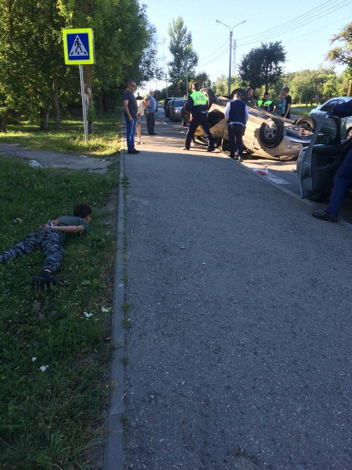 Водители в чебоксарах. Авария таксиста в Чебоксарах. ДТП В Чебоксарах за последние 3 дня. Авария с такси в Чувашии.. Автопроисшествия Чебоксары.