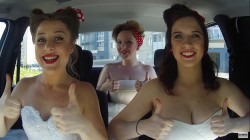"Эволюция невест": нижегородки сняли клип в машине, примерив 21 образ разных лет (ВИДЕО)