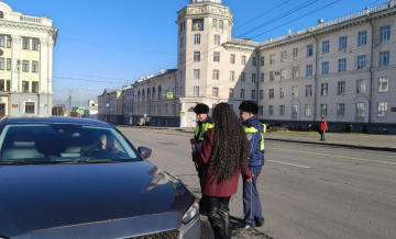 "Спасибо за подарки": в Чебоксарах прошел праздничный рейд на дороге  